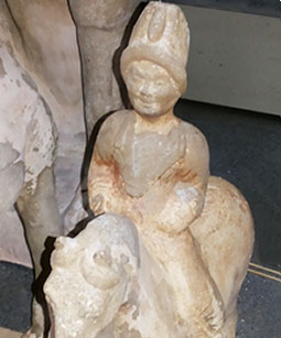 大唐官方制造的胡人俑